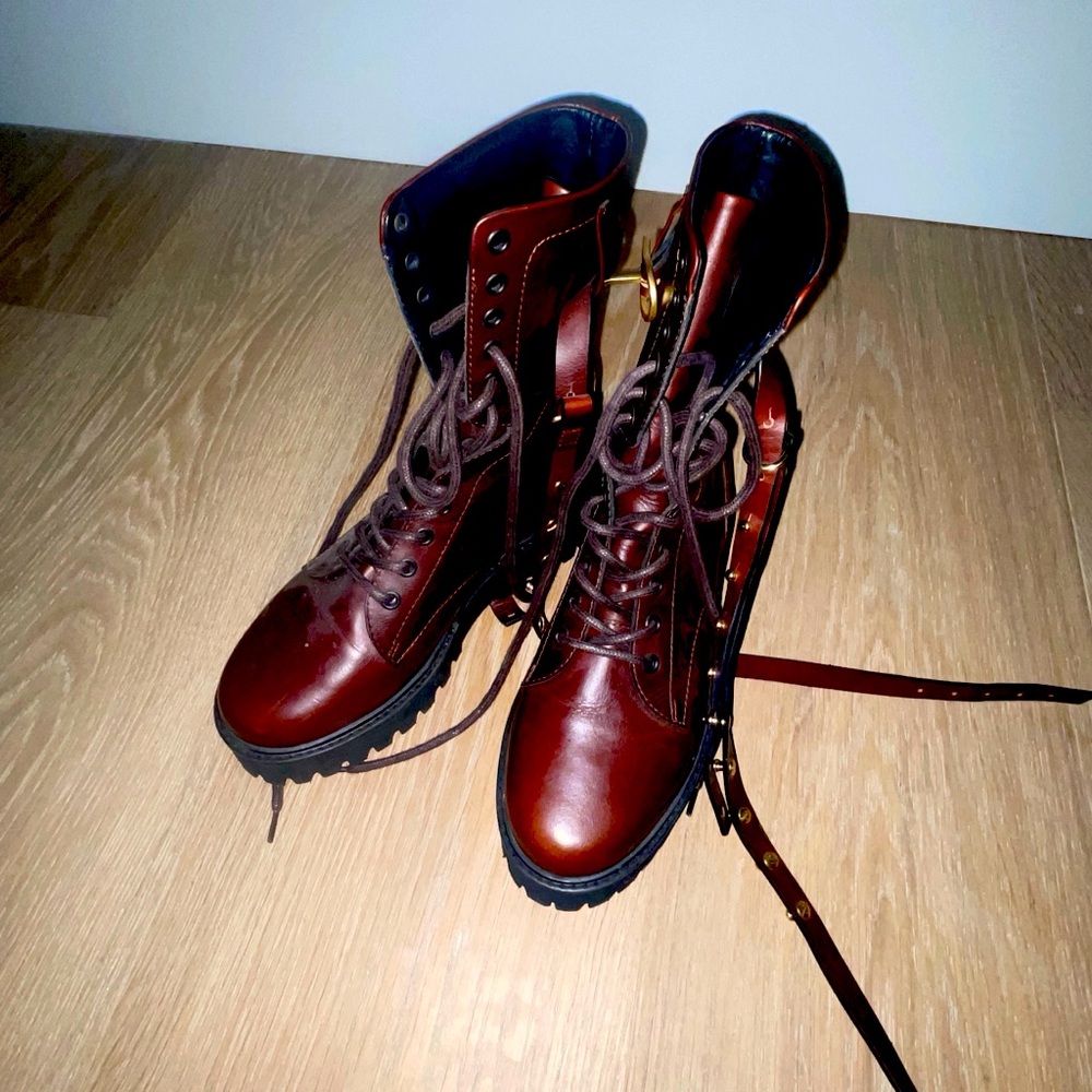 I am selling these disposable boots, they are beautiful.! No. 8